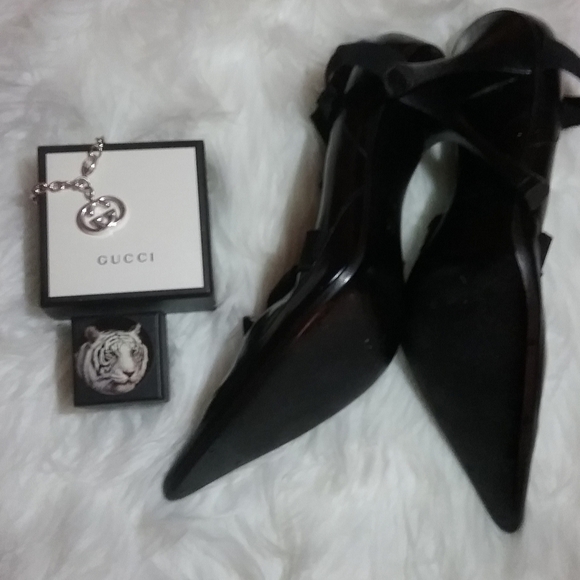 Gucci black leather pump with wrap around - Picture 7 of 7